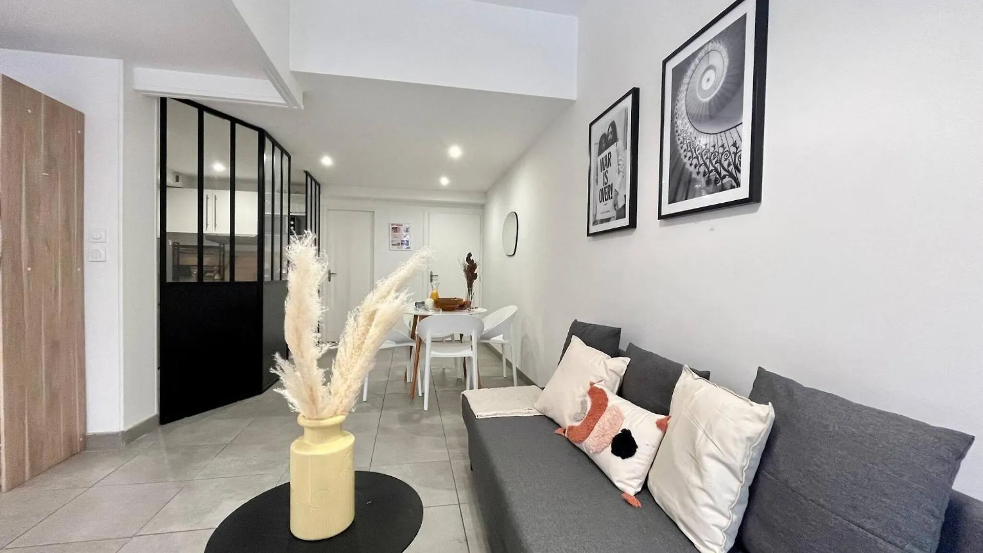 Suite Danburry Lyon Apartment
